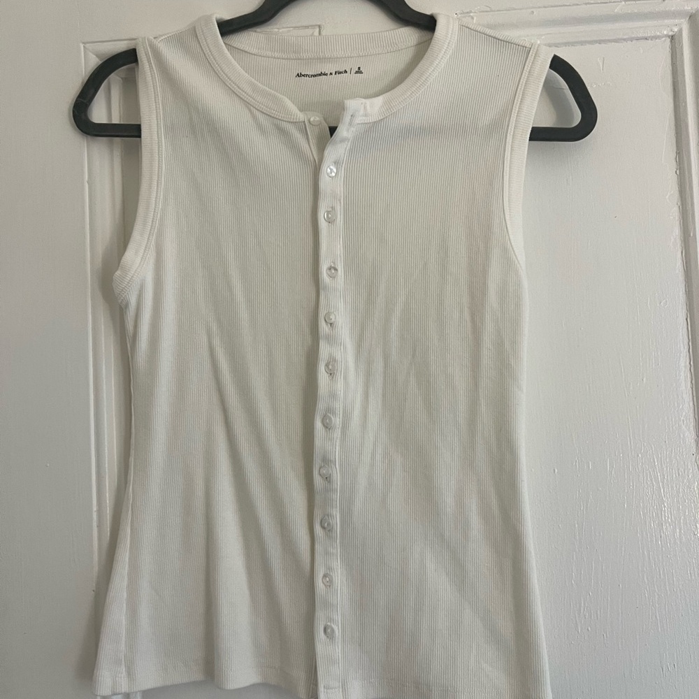 Abercrombie & Fitch White Sleeveless Button-Down Shirt